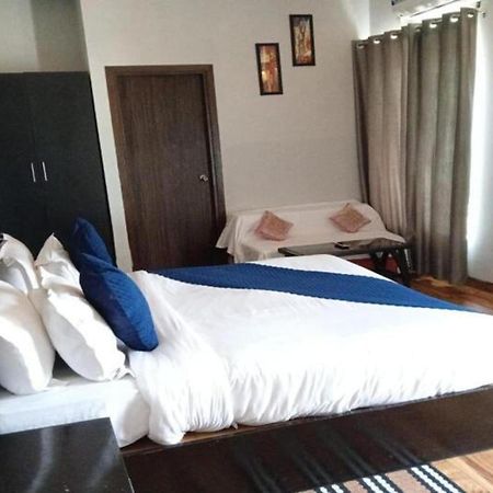 Vrindavan Dreams Hotel And Suites Luaran gambar