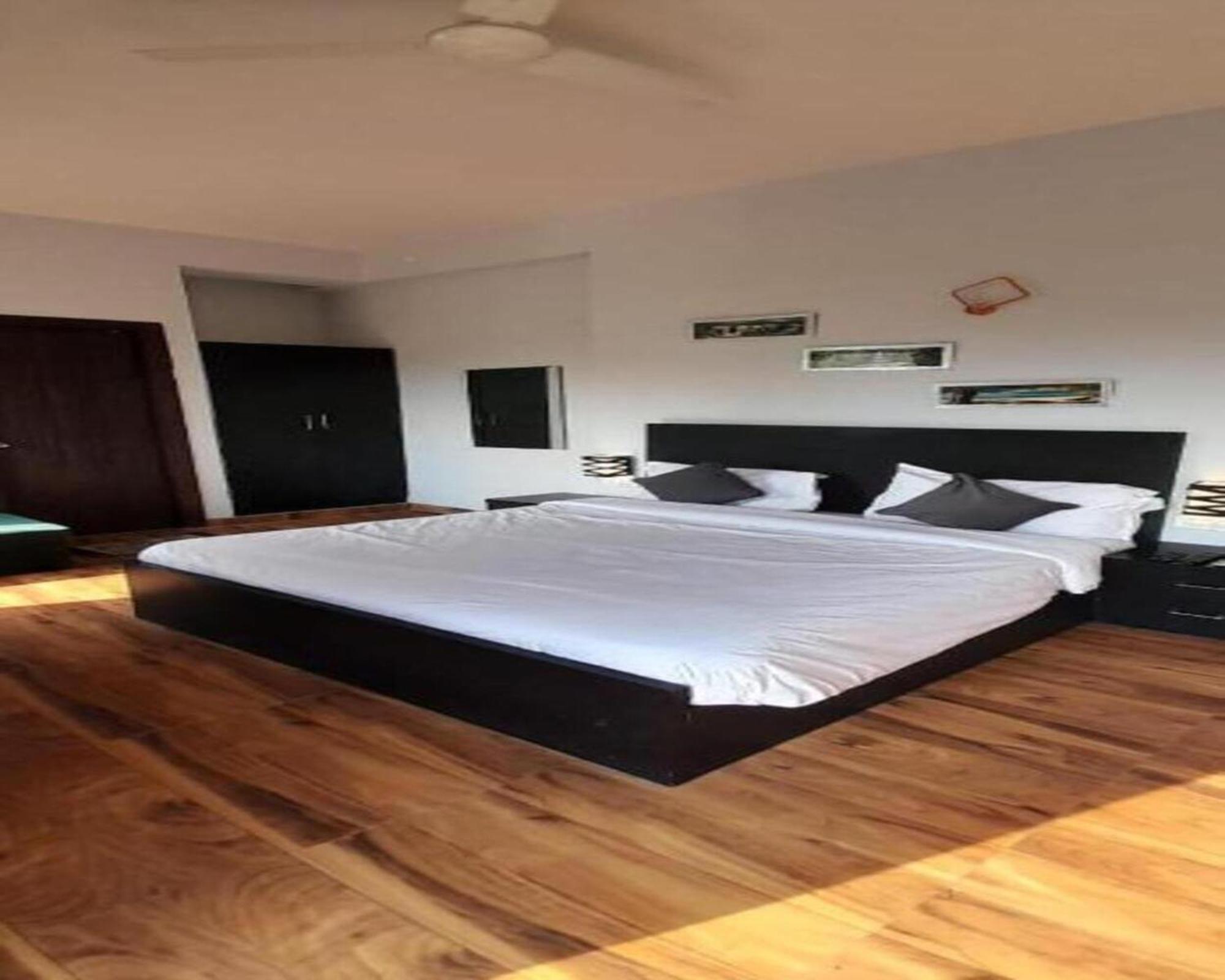 Vrindavan Dreams Hotel And Suites Luaran gambar