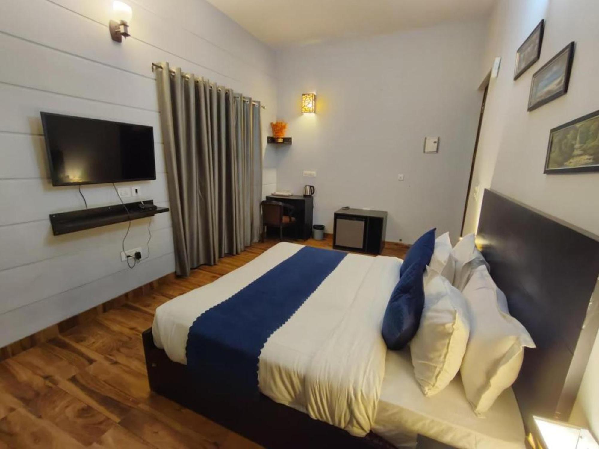 Vrindavan Dreams Hotel And Suites Luaran gambar