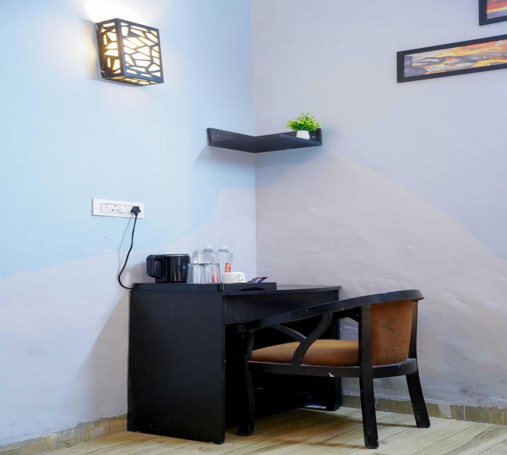 Vrindavan Dreams Hotel And Suites Luaran gambar