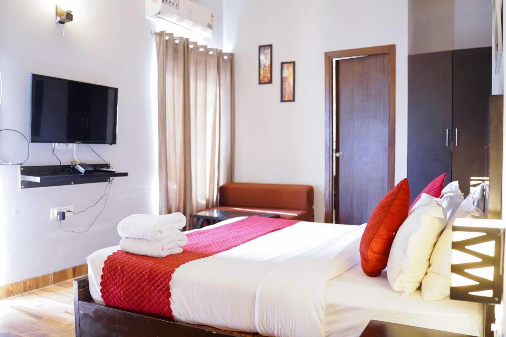 Vrindavan Dreams Hotel And Suites Luaran gambar