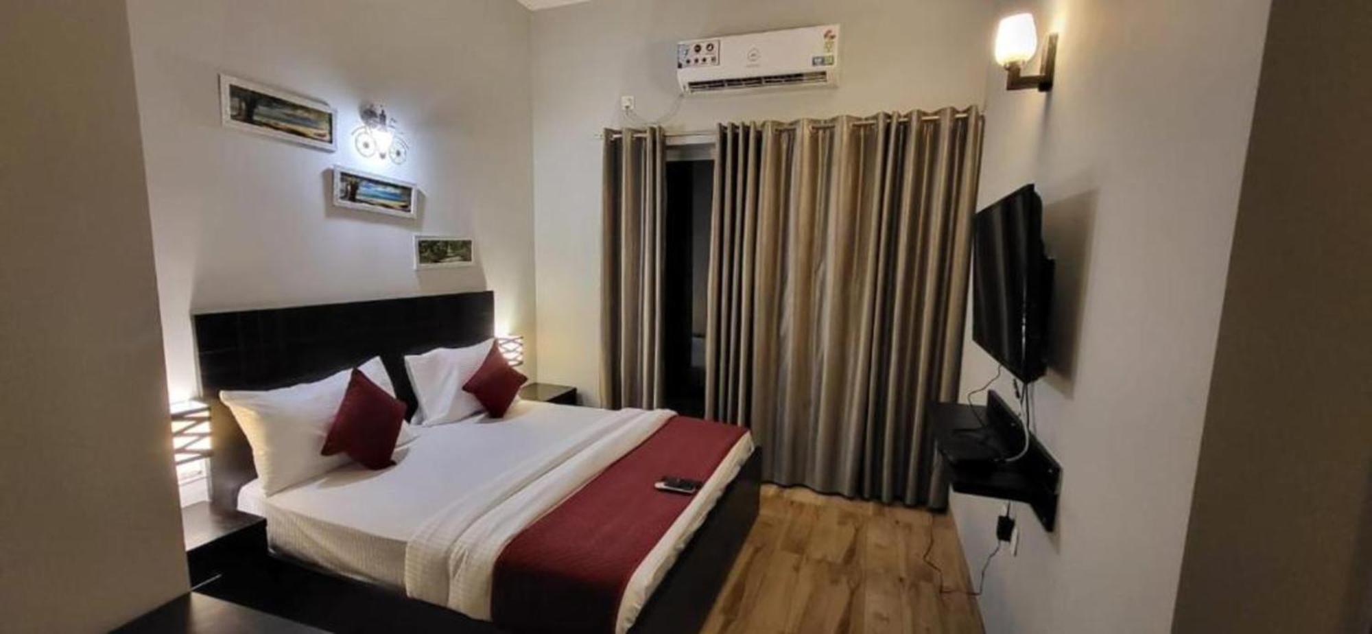 Vrindavan Dreams Hotel And Suites Luaran gambar