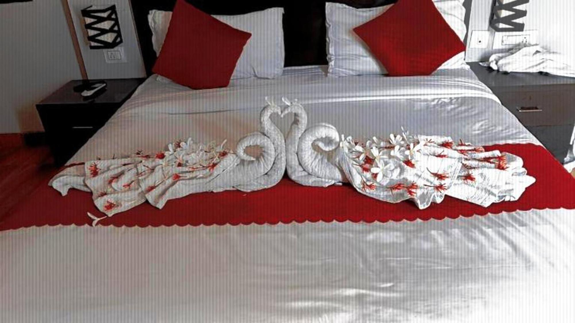 Vrindavan Dreams Hotel And Suites Luaran gambar