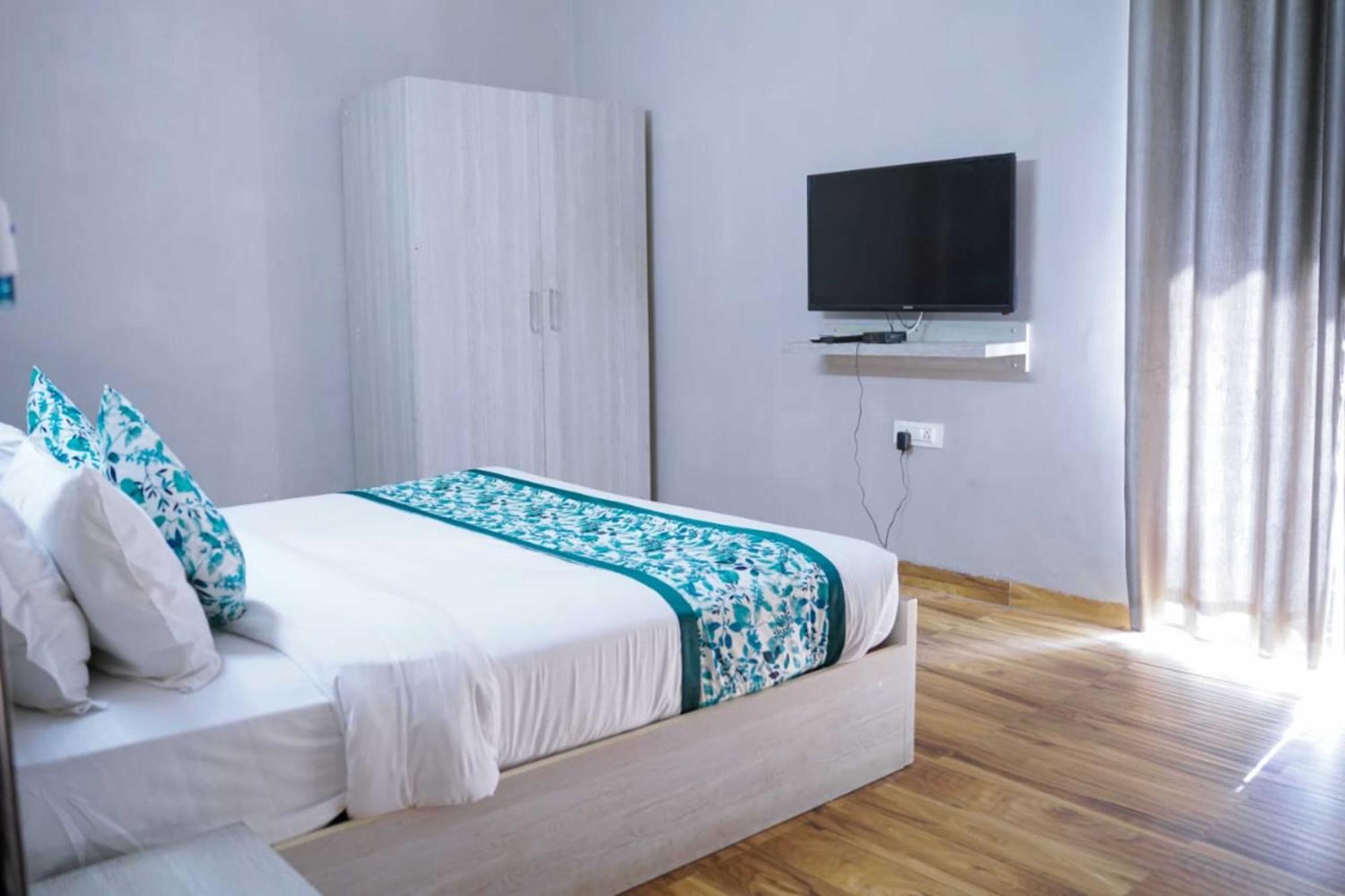 Vrindavan Dreams Hotel And Suites Luaran gambar