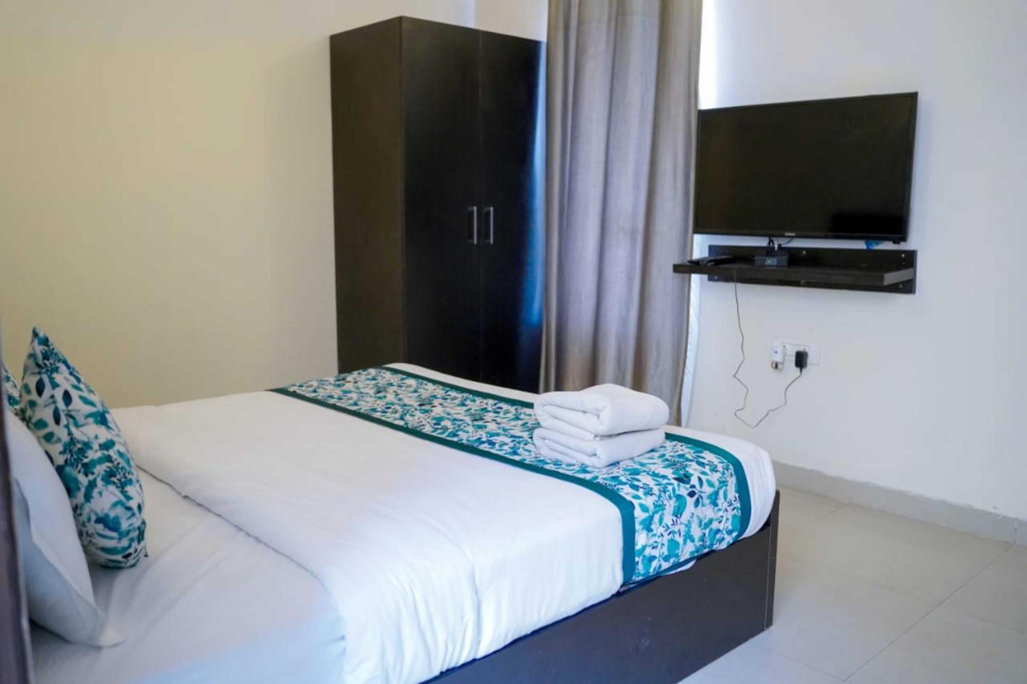Vrindavan Dreams Hotel And Suites Luaran gambar
