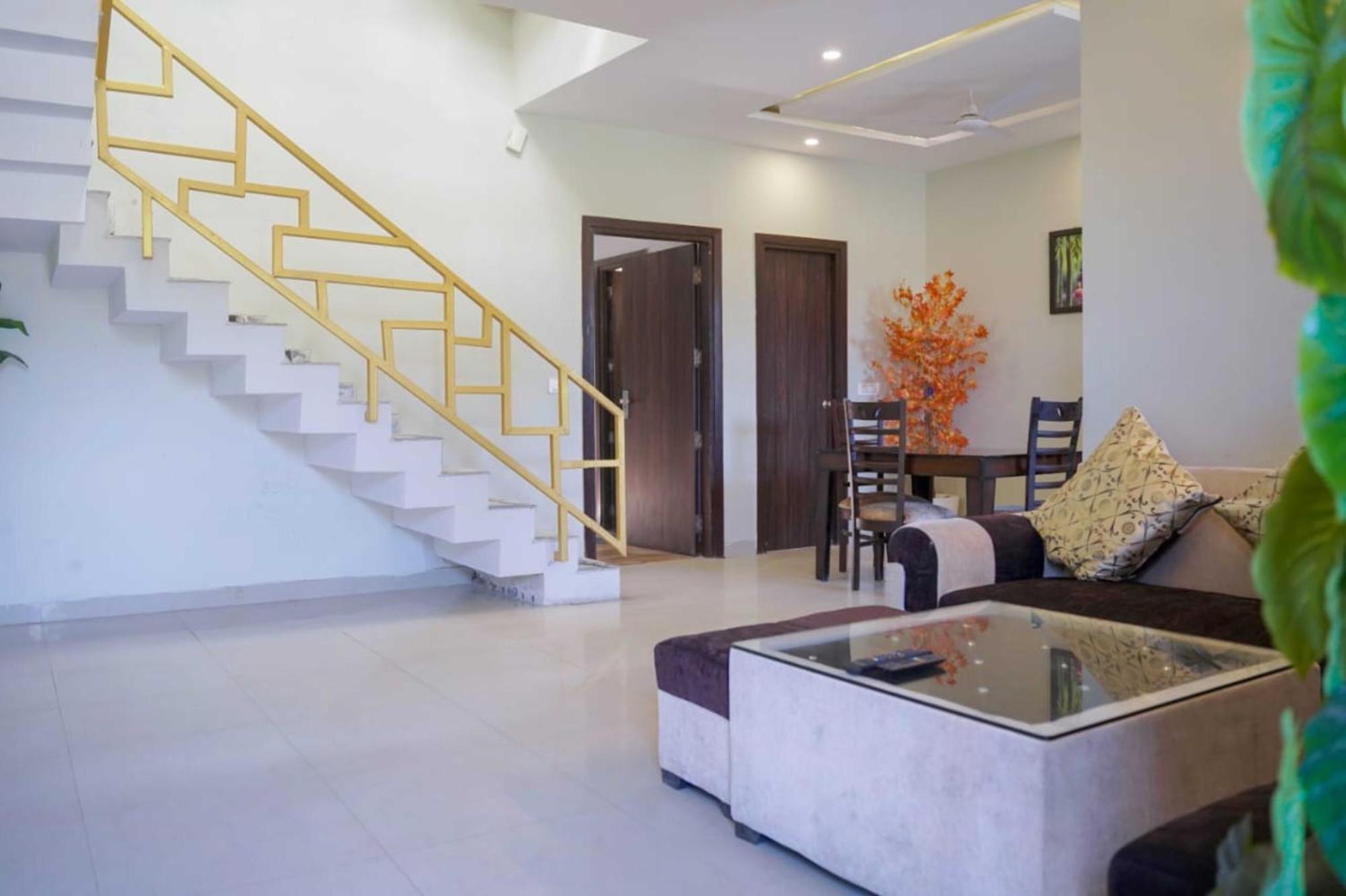 Vrindavan Dreams Hotel And Suites Luaran gambar
