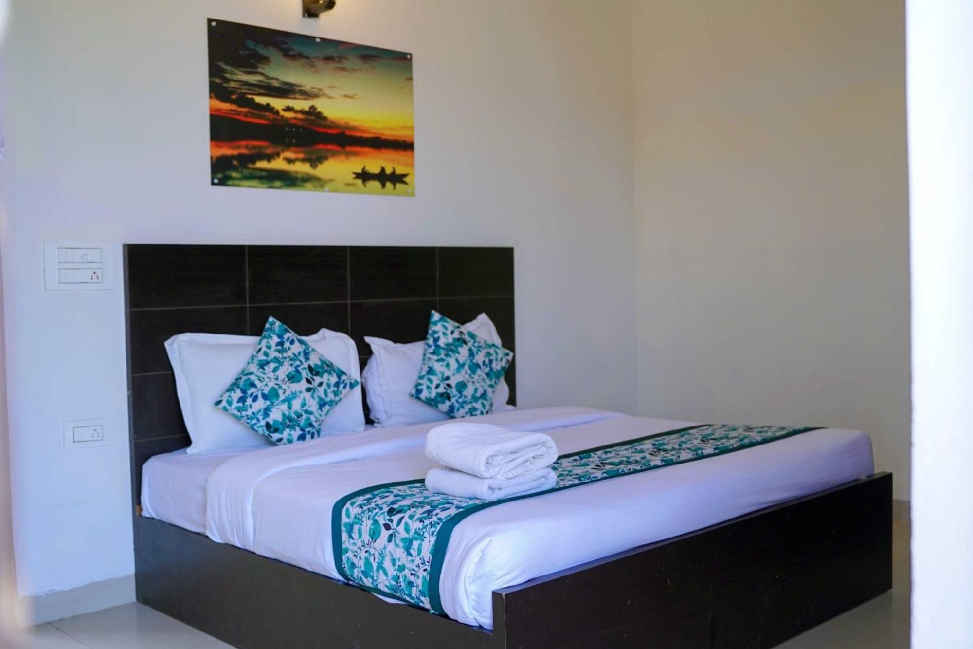 Vrindavan Dreams Hotel And Suites Luaran gambar