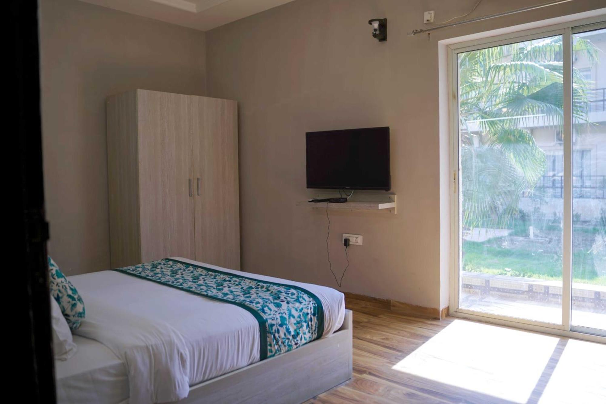 Vrindavan Dreams Hotel And Suites Luaran gambar