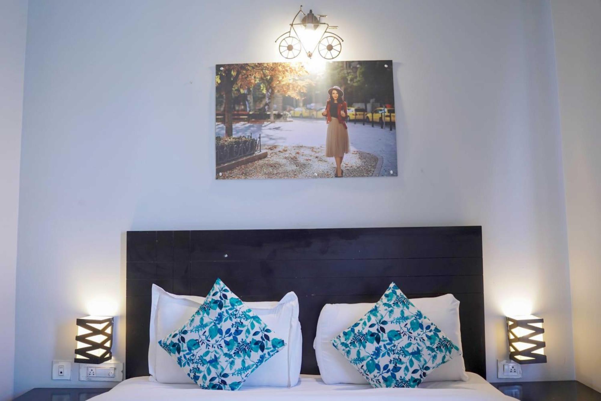 Vrindavan Dreams Hotel And Suites Luaran gambar