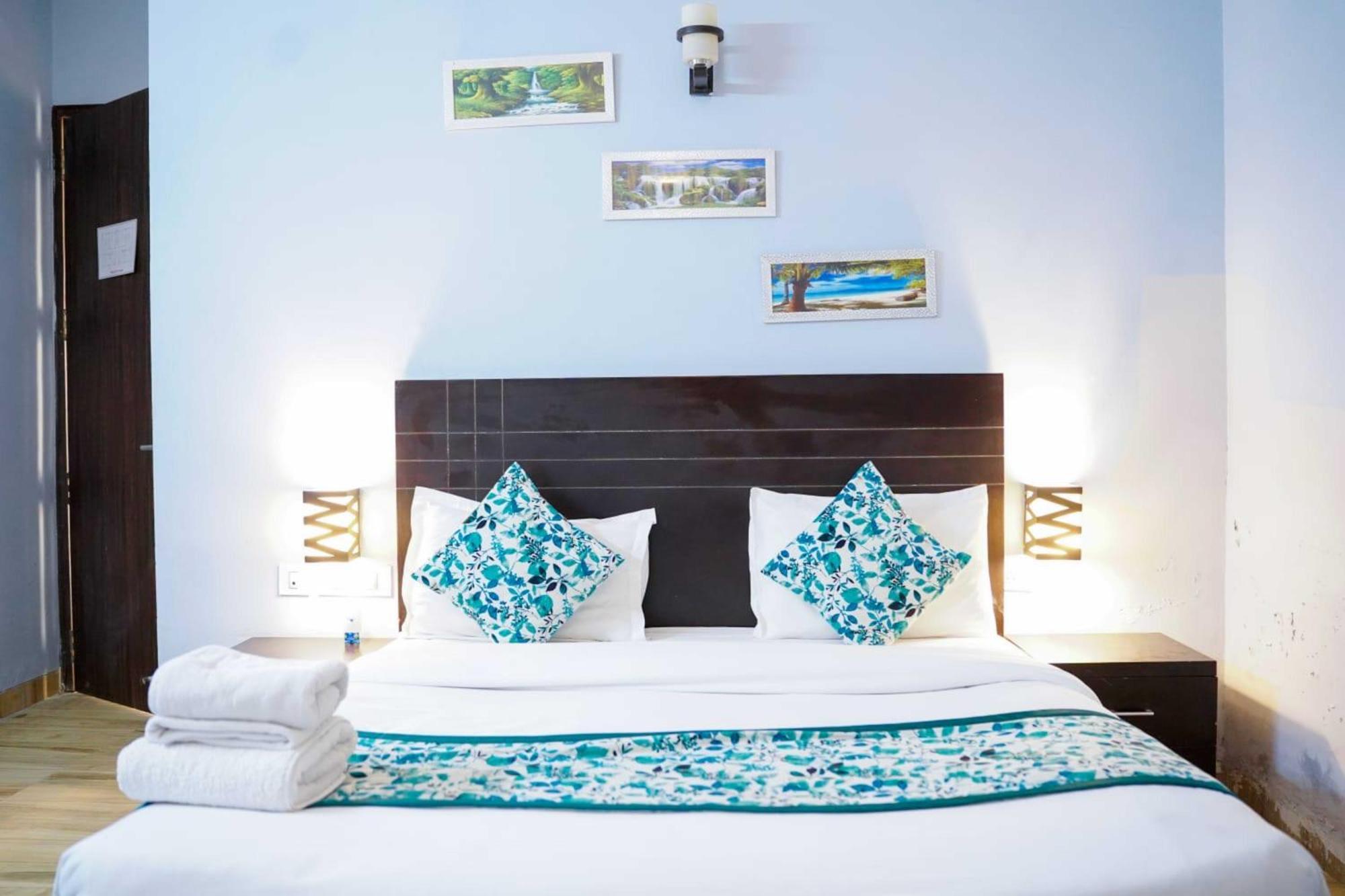 Vrindavan Dreams Hotel And Suites Luaran gambar