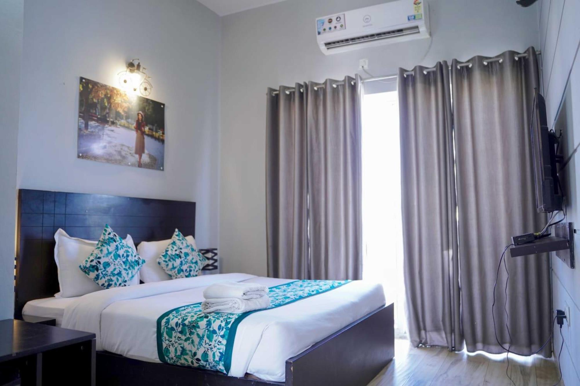 Vrindavan Dreams Hotel And Suites Luaran gambar